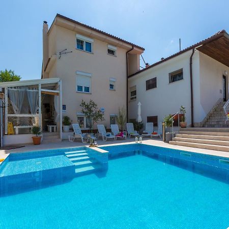 נובי ווינודולסקי Apartments Susanne מראה חיצוני תמונה