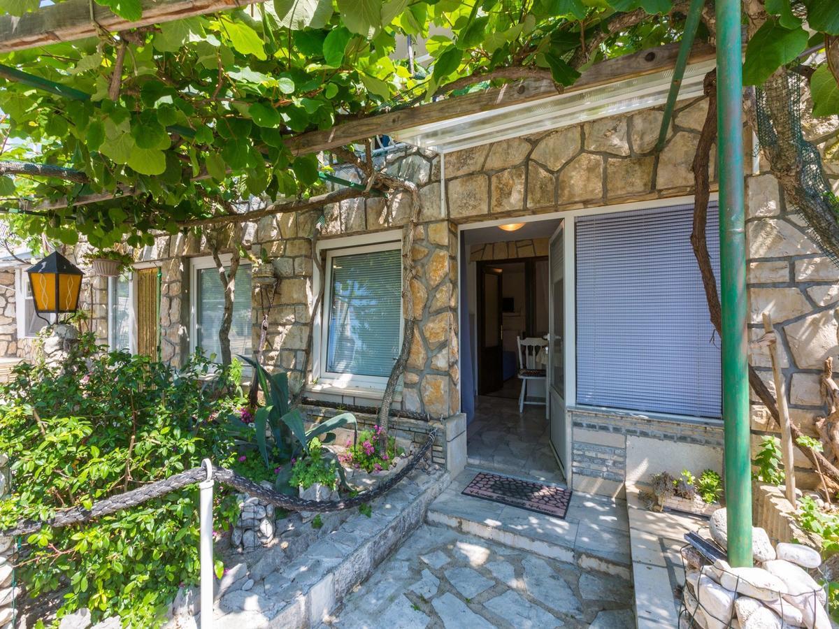 נובי ווינודולסקי Apartments Susanne מראה חיצוני תמונה