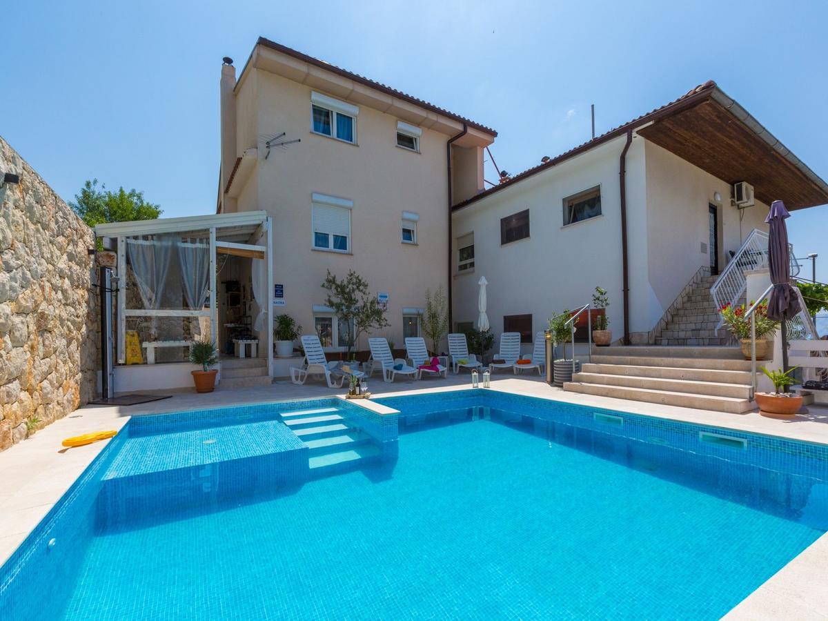 נובי ווינודולסקי Apartments Susanne מראה חיצוני תמונה
