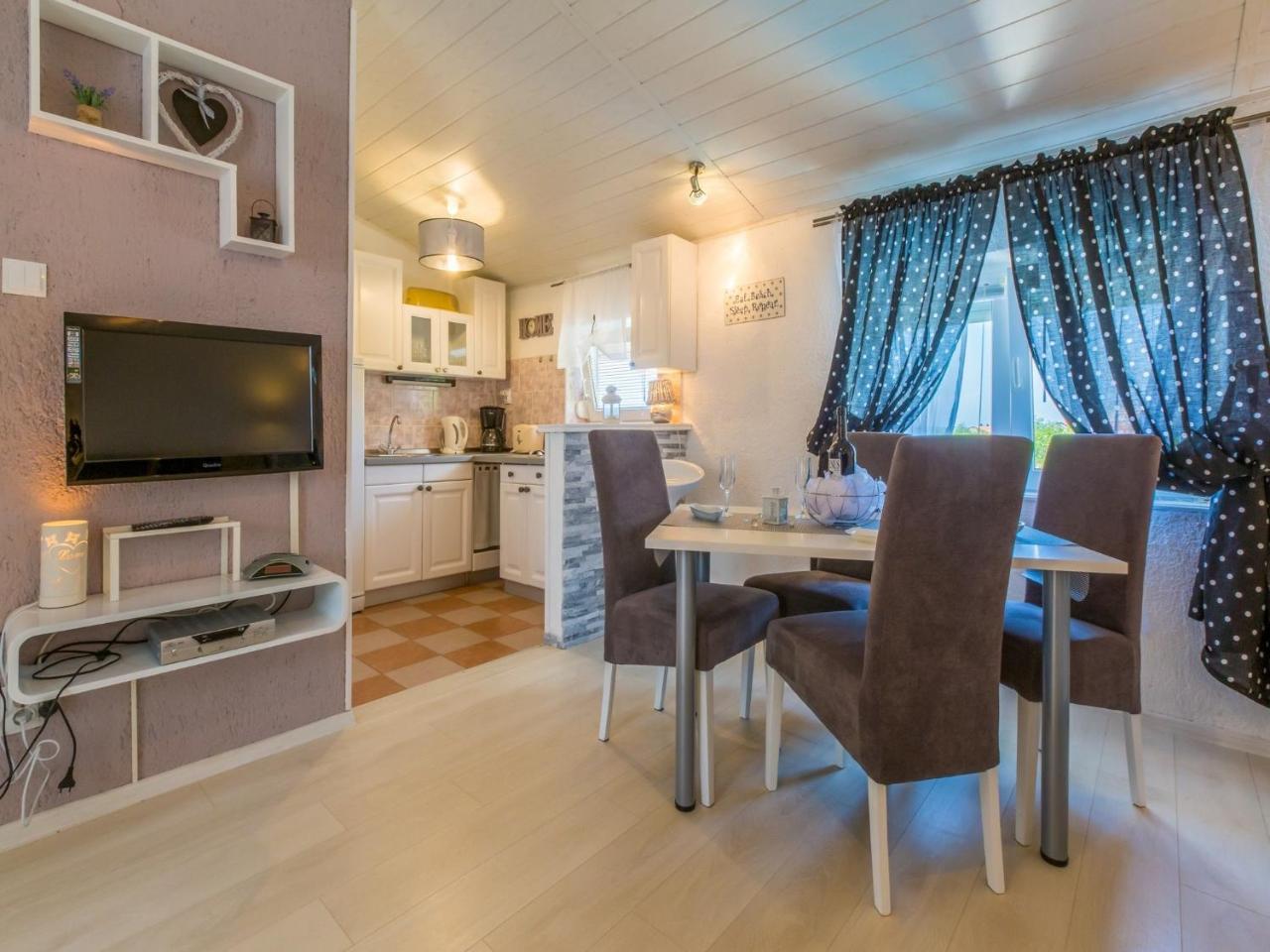 נובי ווינודולסקי Apartments Susanne מראה חיצוני תמונה